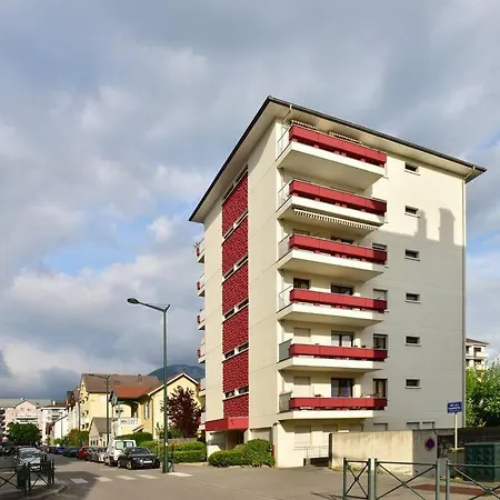 & Le - Proche , Terrasse Et Parking アヌシー